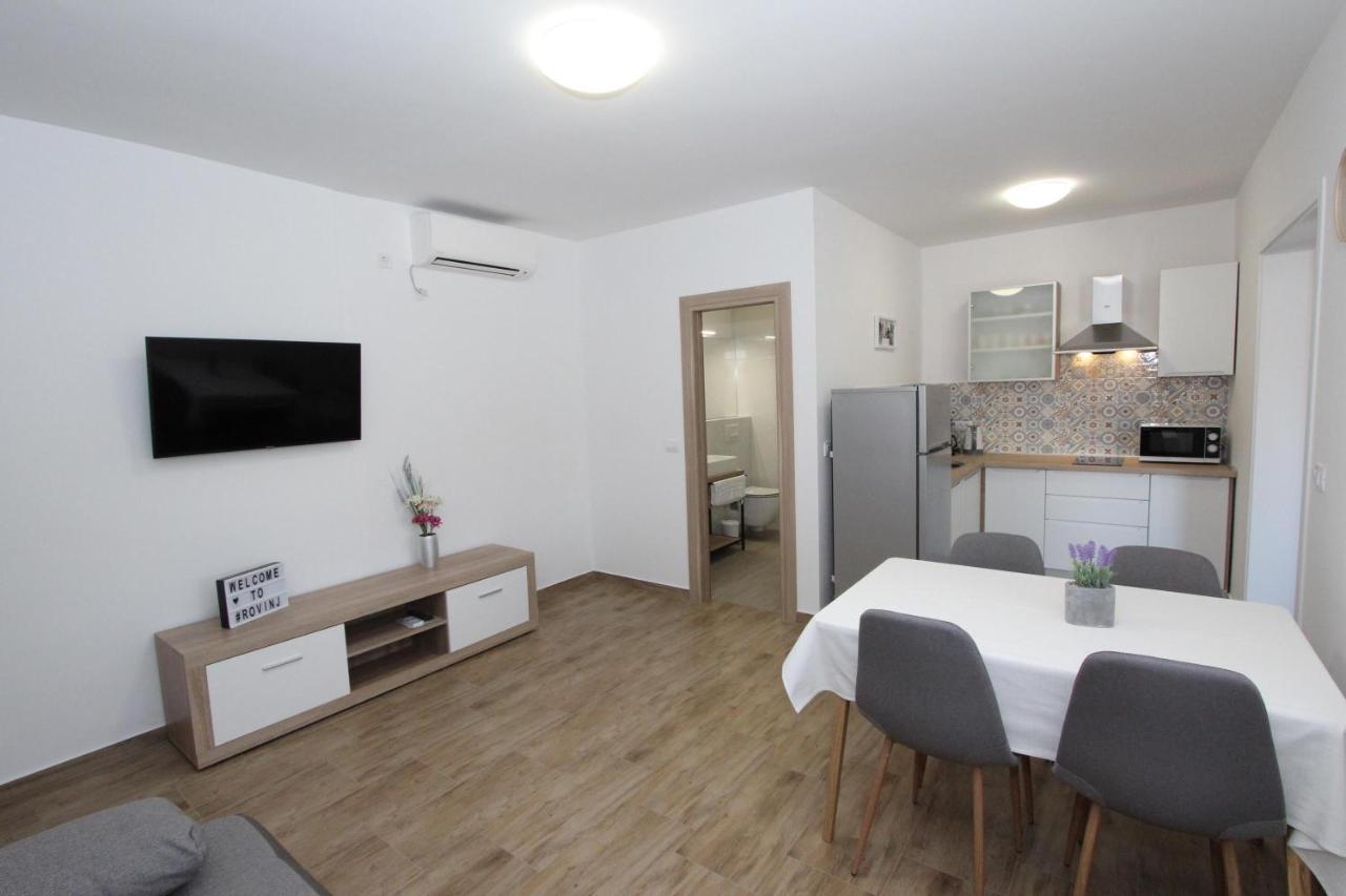 Apartments Eni โรวีน ภายนอก รูปภาพ