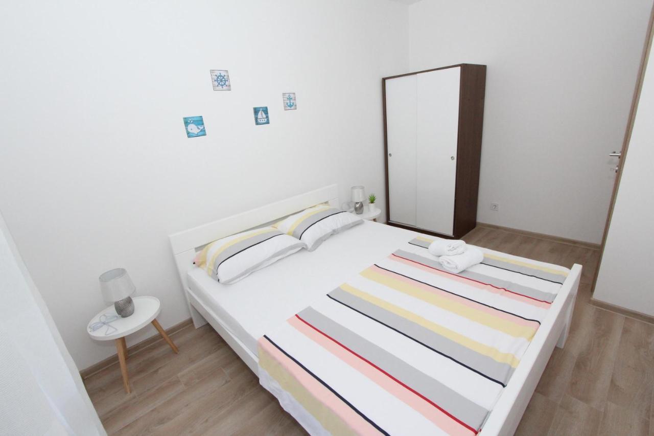 Apartments Eni โรวีน ภายนอก รูปภาพ