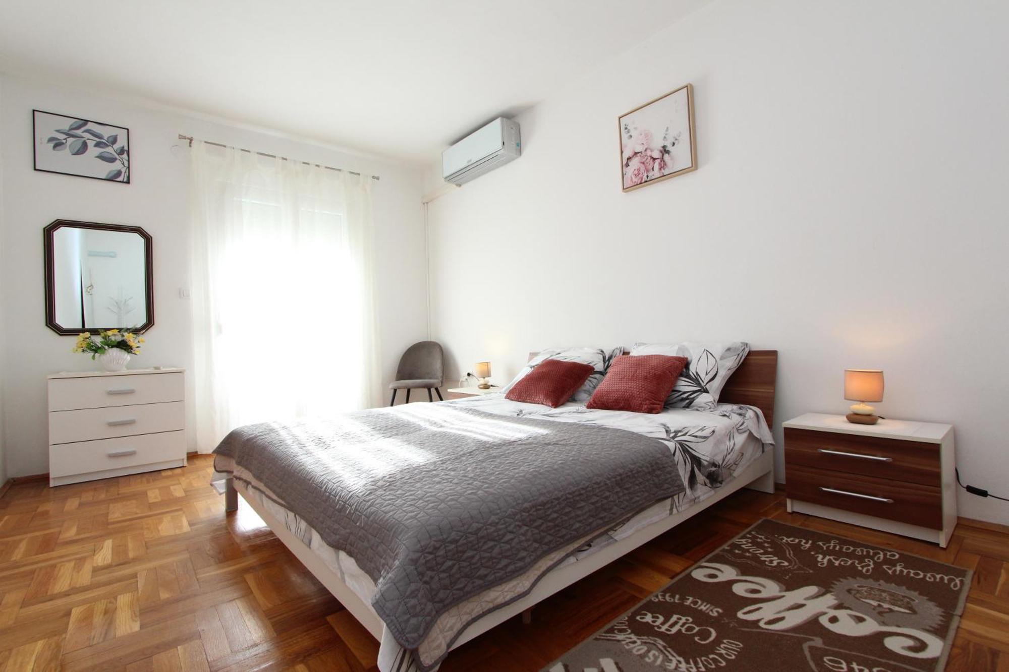 Apartments Eni โรวีน ภายนอก รูปภาพ