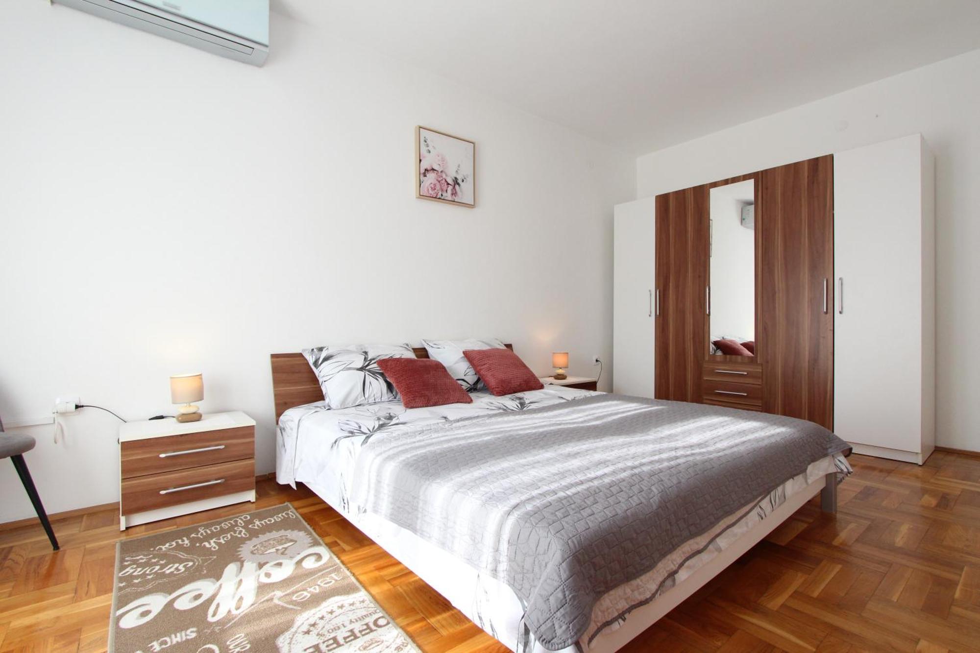Apartments Eni โรวีน ภายนอก รูปภาพ