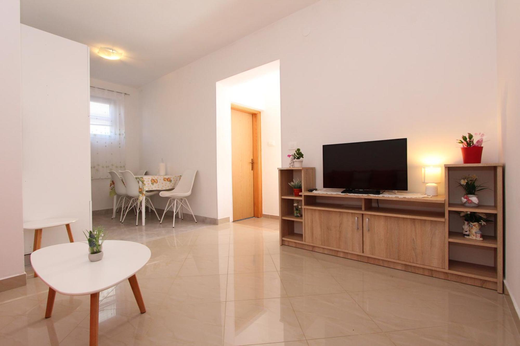 Apartments Eni โรวีน ภายนอก รูปภาพ