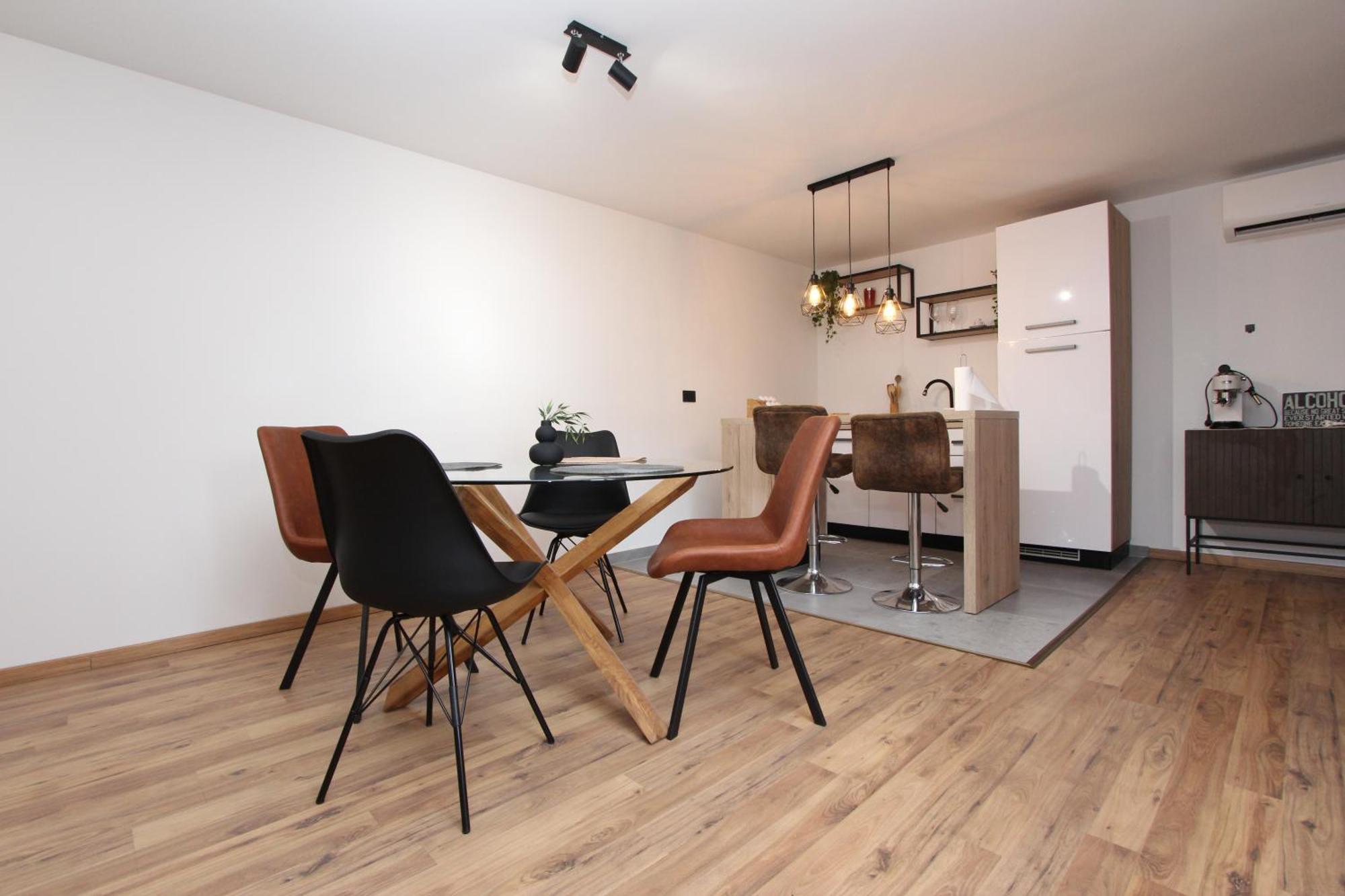 Apartments Eni โรวีน ภายนอก รูปภาพ